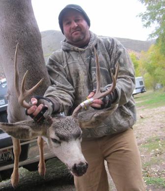 Shooters first Muzzy buck.