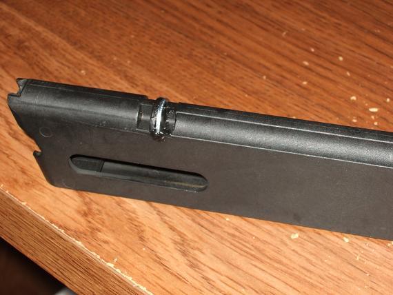 Fix for plastic magazines