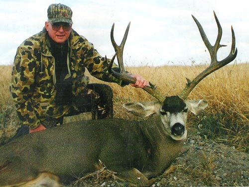 Muley deer hunted in Sonora Mexico†† by Earl l. Sherron, outfitter Ubaldo lopez score 189 SCI