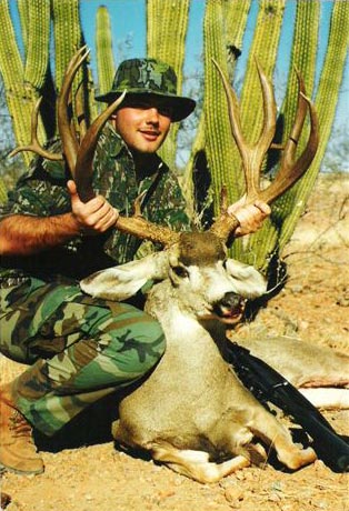 Muley deer hunted in Sonora mexico by Eduardo Solana score 238 SCI outfitter
	Ubaldo Lopez