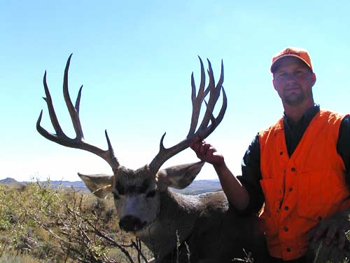 His 1st Mule Deer, scored 200&amp;quot; mark.u