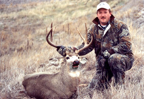 Kerry&#039;s Kansas Mule Deer, 5x5 with a 23&amp;quot;  spread.