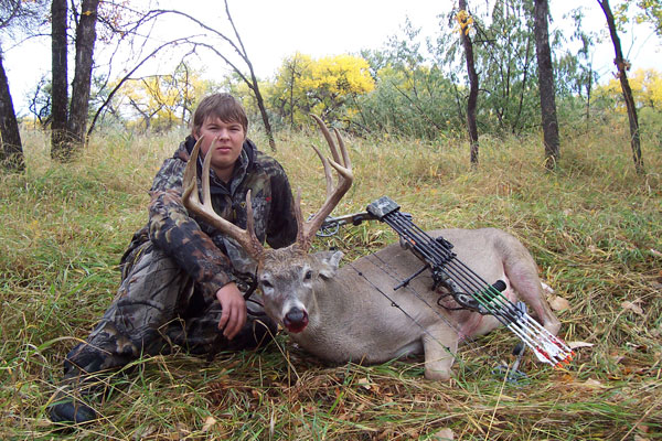 Wyatt Smith - Oct 6th 2008 Milk river Montana bow kill,  gross 157-1/8&amp;quot;